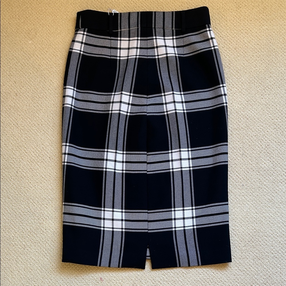 Akris Punto Black, White & gray Plaid Pencil Skirt size 6 - Picture 2 of 3